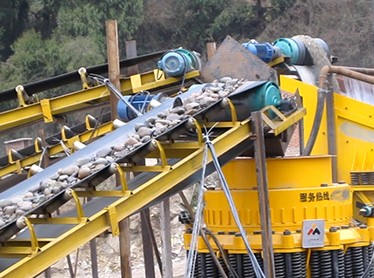 【金屬礦】四川時(shí)產(chǎn)300噸金屬礦破碎成套設(shè)備