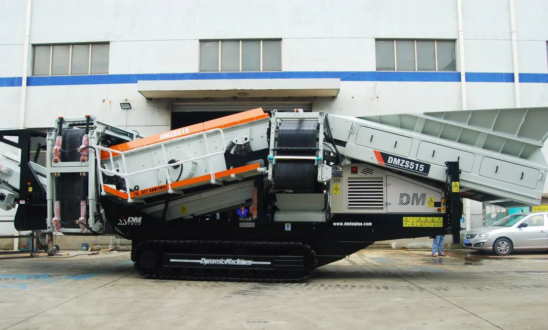 發(fā)貨中 | 上海東蒙開年發(fā)貨進行中！DMZS515移動重型篩分站火速發(fā)往客戶前方，助力客戶砂石骨料項目!